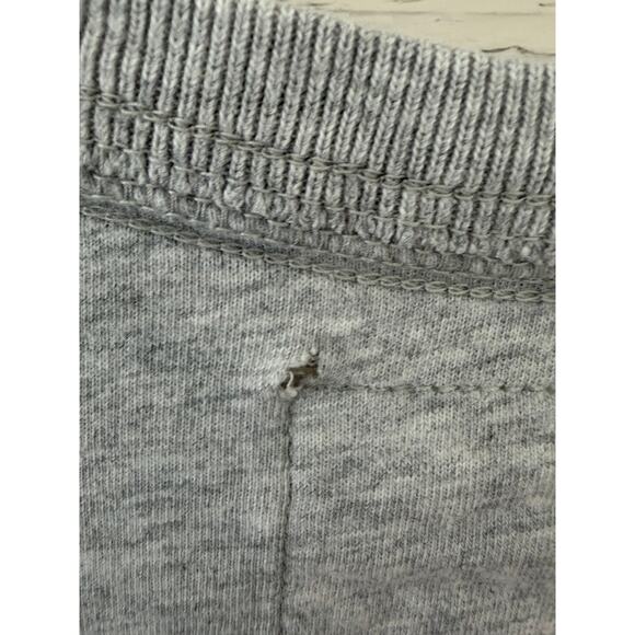 ABERCROMBIE & FITCH Soft Gray Muscle T-Shirt  Men's Size Medium - Picture 6 of 6